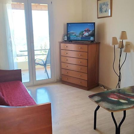 Hellmann Apartments Afión Екстериор снимка