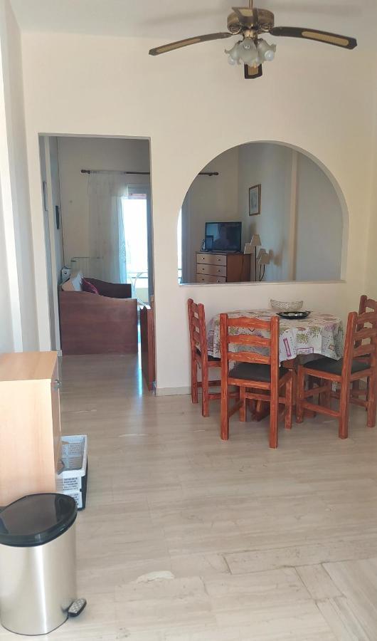 Hellmann Apartments Afión Екстериор снимка