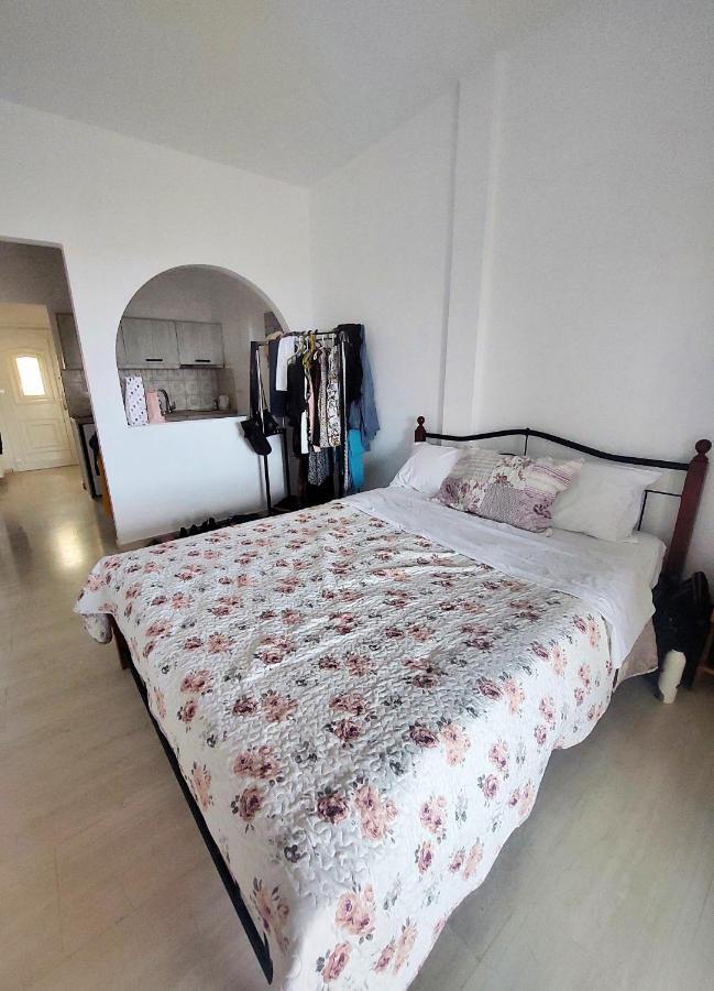Hellmann Apartments Afión Екстериор снимка